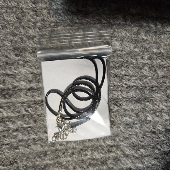 White howlite coffin gemstone/crystal pendant, black cord, new - Picture 2 of 3